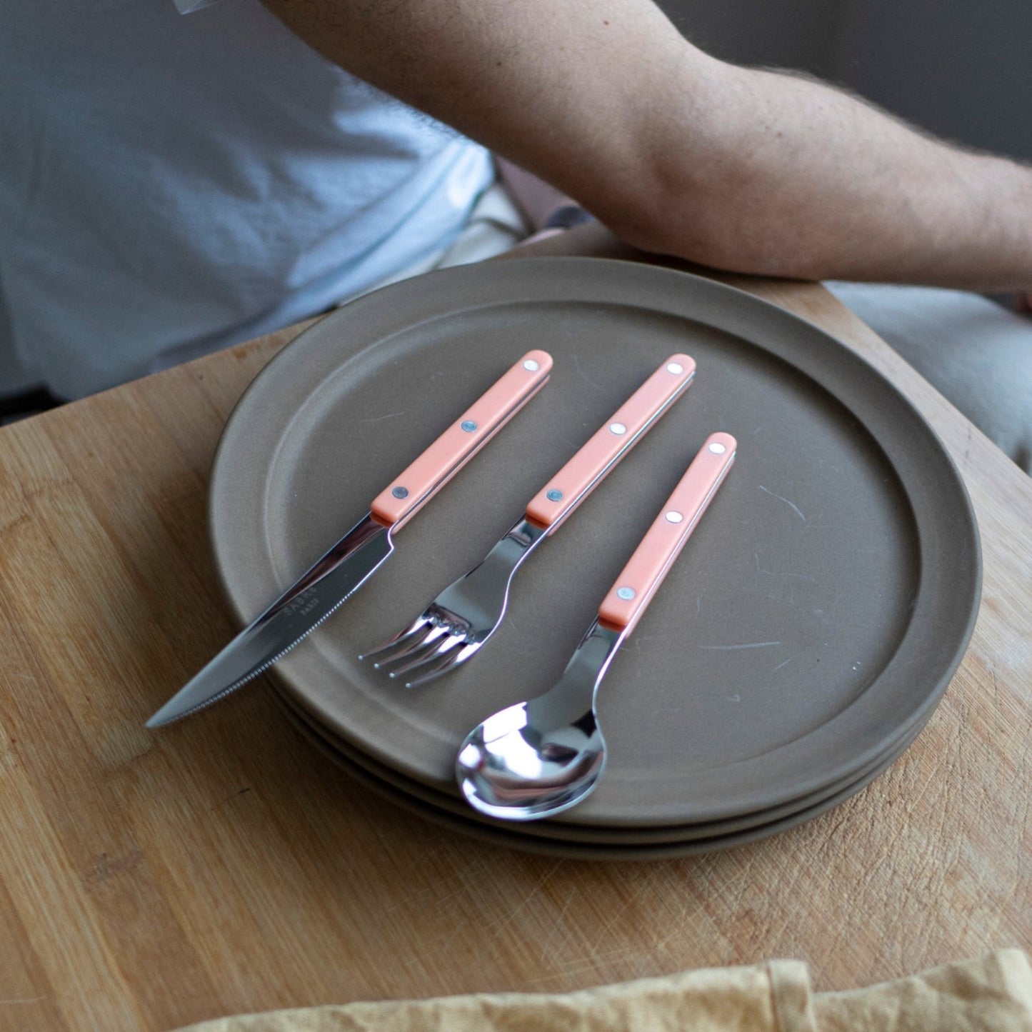 Sabre Paris- Bistrot Unifarben 3-teiliges Besteckset -NUDE PINK
