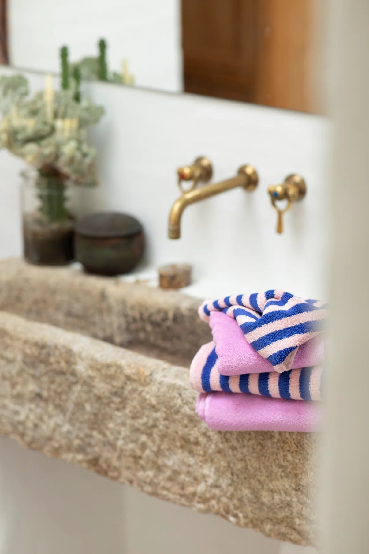 Bongusta - Naram Hand Towels - dazzling blue & rose