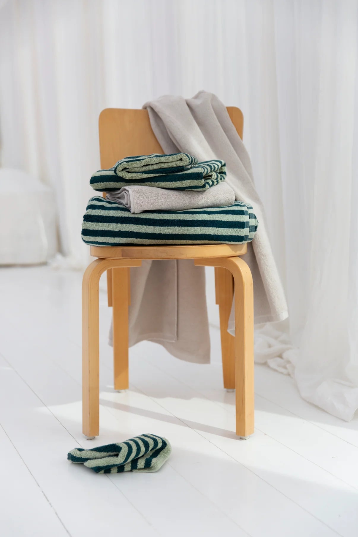 Bongusta - Naram Hand Towels - sea foam & deep teal
