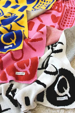 Calhoun & Co New York NEW YORK CITY KNIT BLANKET in BIG APPLE PINK & RED