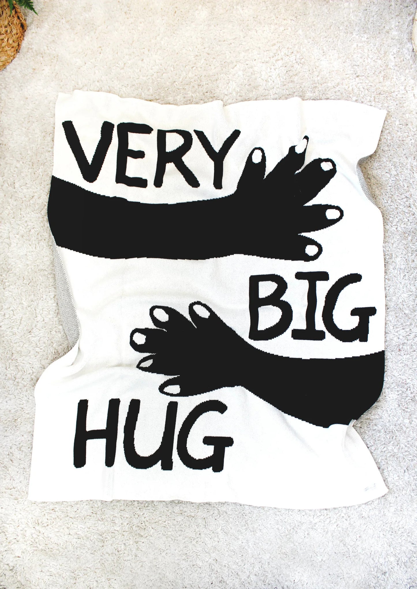 Calhoun & Co New York VERY BIG HUG KNIT THROW BLANKET