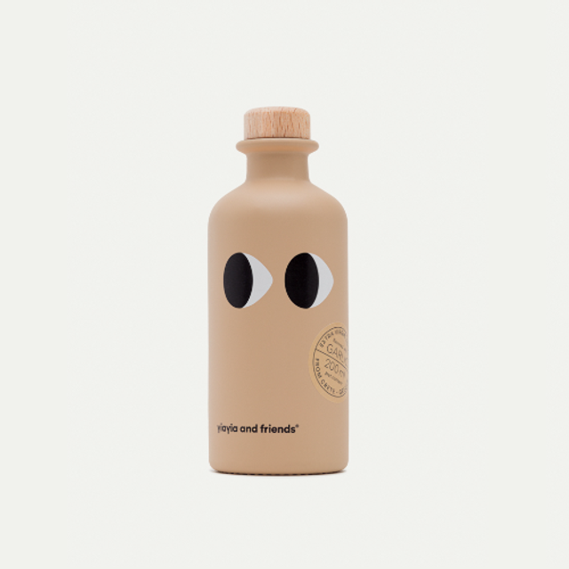 Extra virgin olive oil with garlic