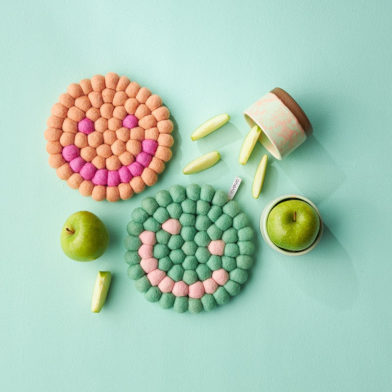 aveva Smiley trivets-Apple