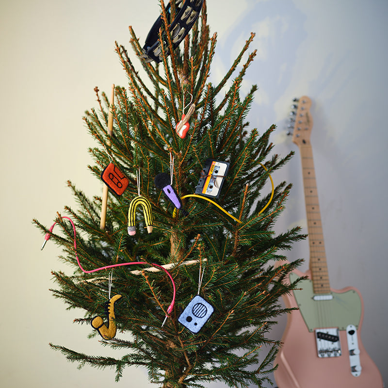 Aveva Little Hangings, pen