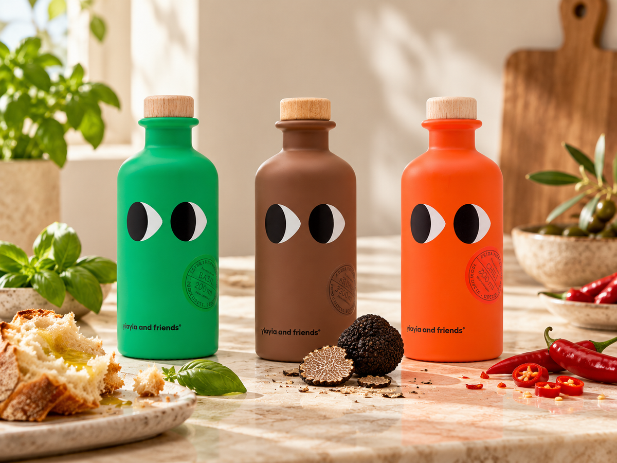 Extra virgin olive oil with basil, Extra virgin olive oil with black truffle, Extra virgin olive oil with chili – KI-generierte Styling-Idee; Dekoration und weitere Produkte nicht im Lieferumfang.